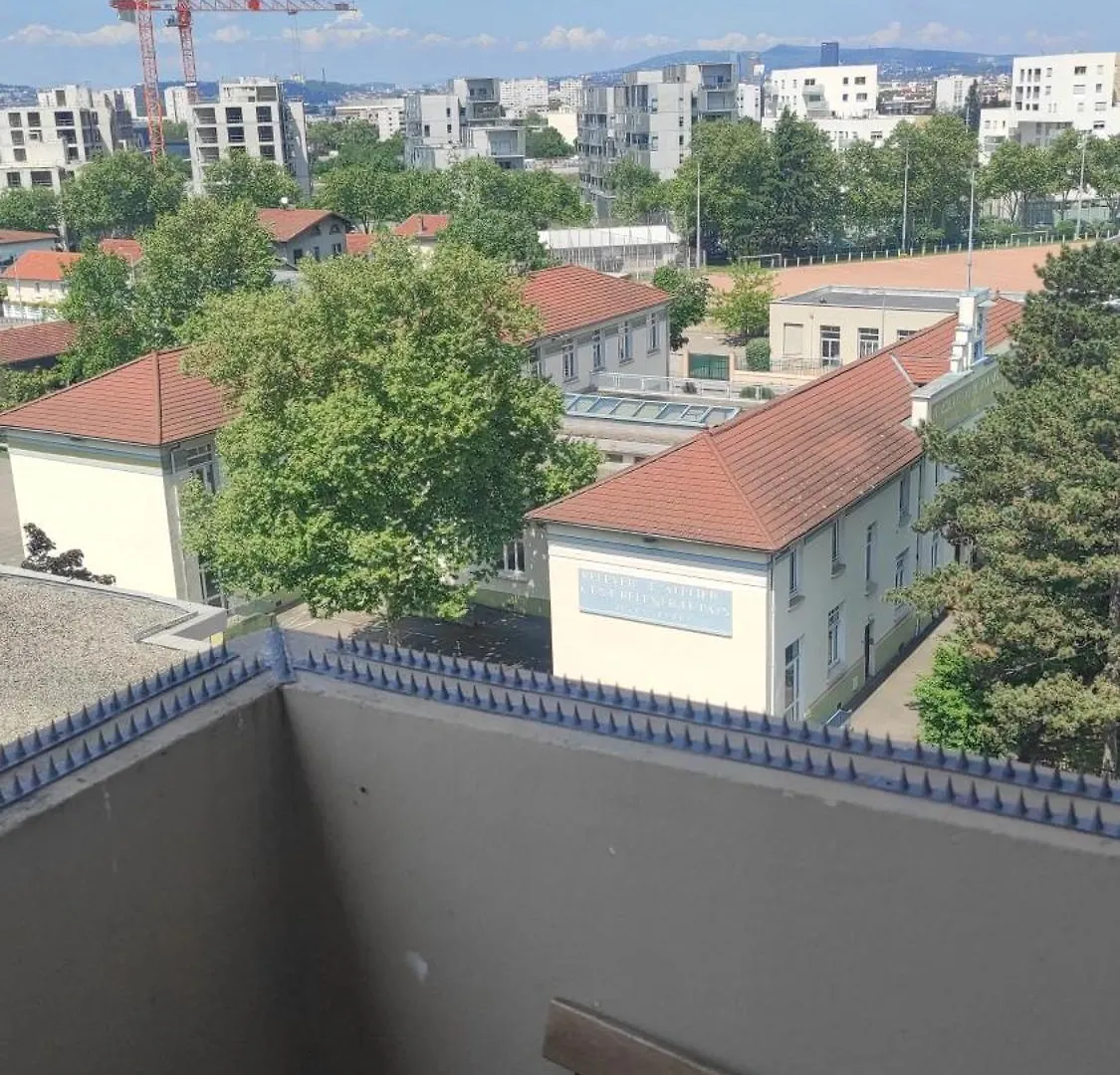 Vénissieux Appart Le Jules Guesde 3Ch Traversant, Metro D Parilly, Place De Parking 0*,  צרפת
